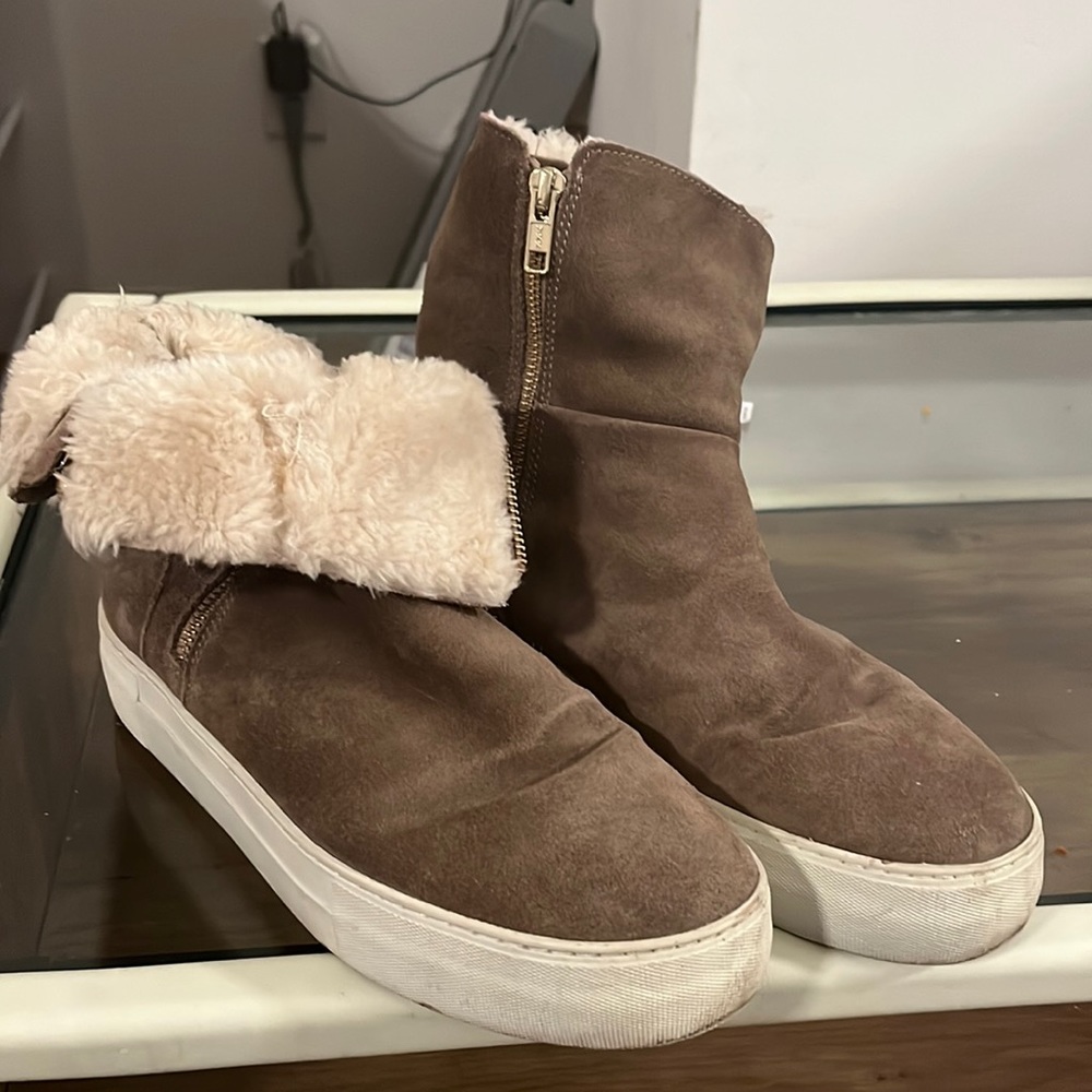 Fur lined j slides